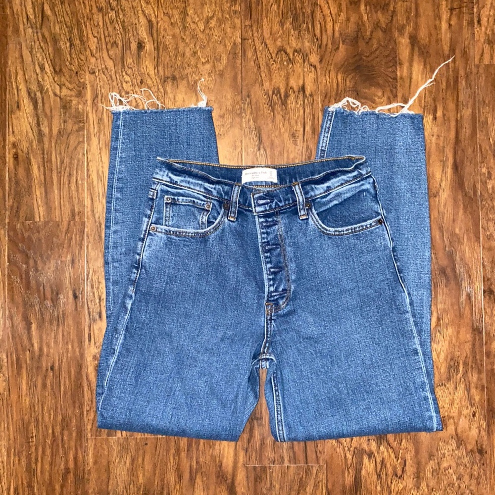 Abercrombie & Fitch Mom jeans